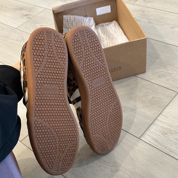 Steve Madden Leopard Print Sneakers with Red Lining - Picture 6 of 7